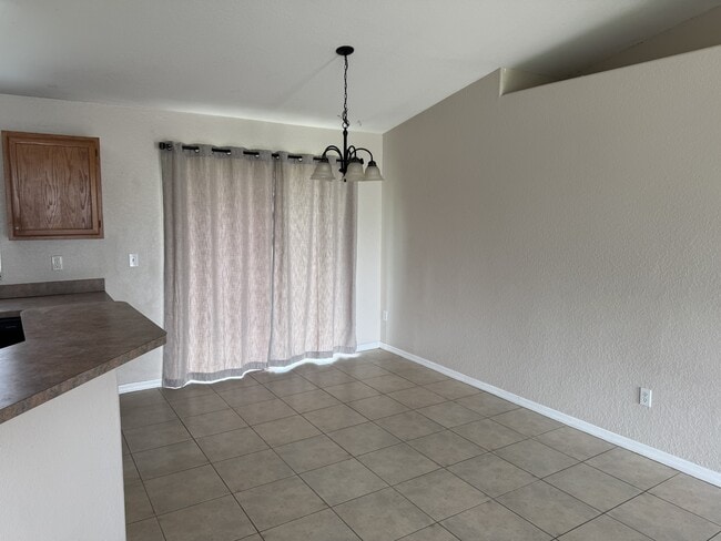 Building Photo - 683 Sagamore Dr