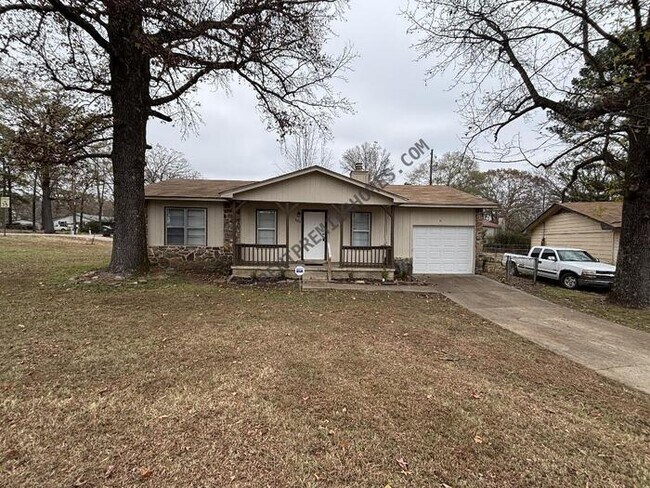 Primary Photo - 101 Darryl Ct