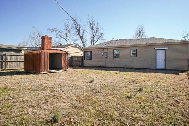 Building Photo - 6703 NW 25th St