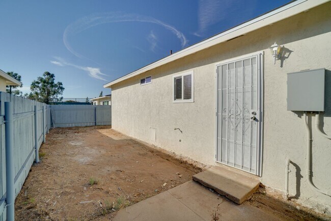 Building Photo - Coleen Ct | 1/2 OFF FIRST MONTH'S RENT! | Gorgeous, Newly Remodeled 4 Bedroom 2 Bath House near D...