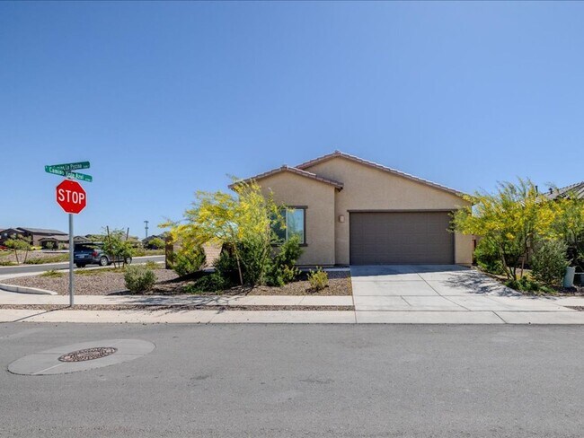 Building Photo - $500 OFF FIRST MONTHS FULL RENT!