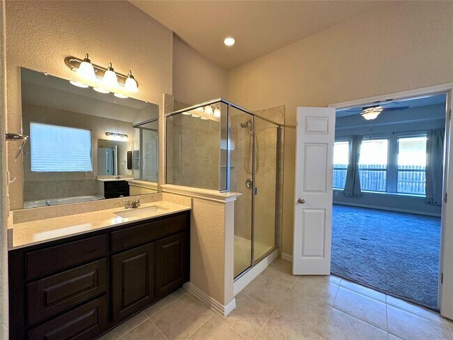 Building Photo - 3117 Hidalgo Loop