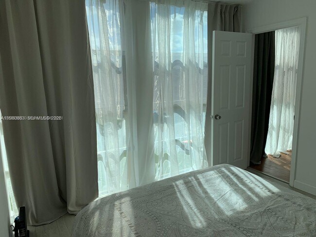 Building Photo - 851 Three Islands Boulevard