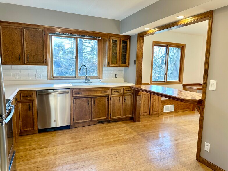 Building Photo - 7303 Glouchester Dr