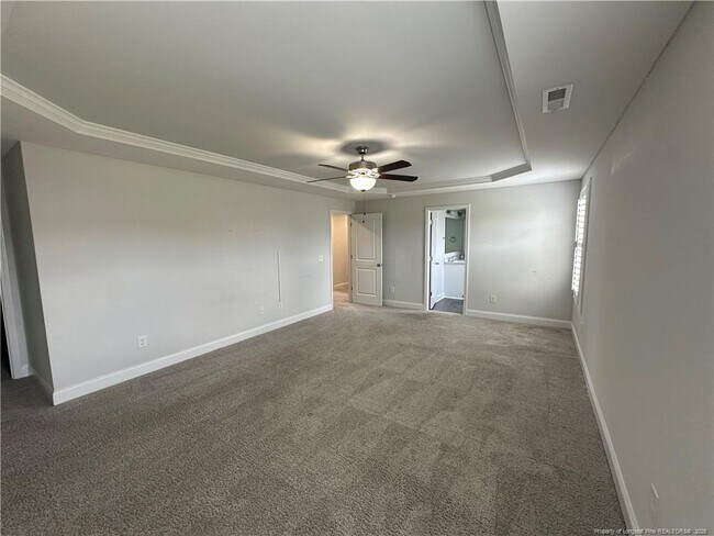 Building Photo - 5717 Pondhaven Dr