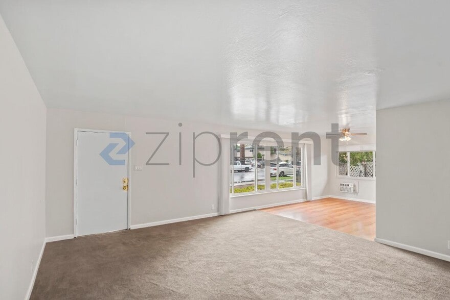 Building Photo - Unit 1