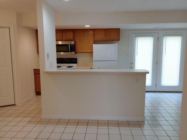 Building Photo - 702 Upland Creek Rd