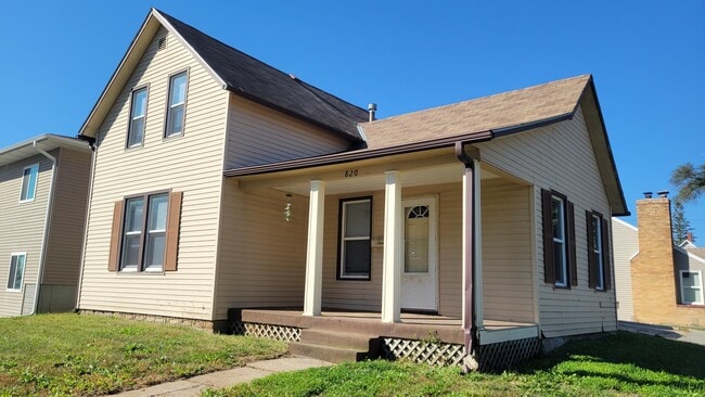Building Photo - 820 Windom St
