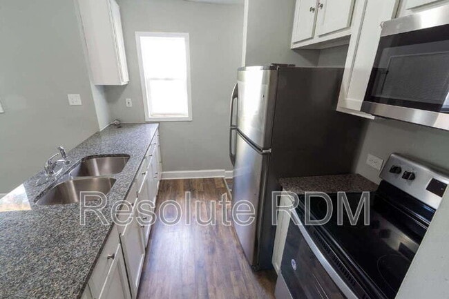 Building Photo - 419 N Beville Ave