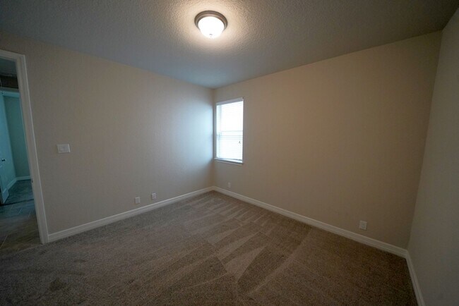 Building Photo - Wonderful Buffalo Crossing Rental in Cibol...