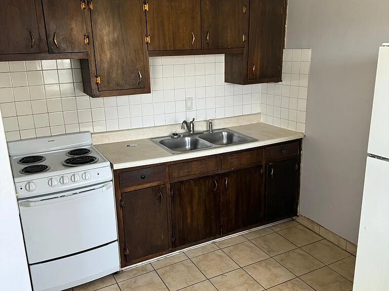 Building Photo - 500 Maier Dr
