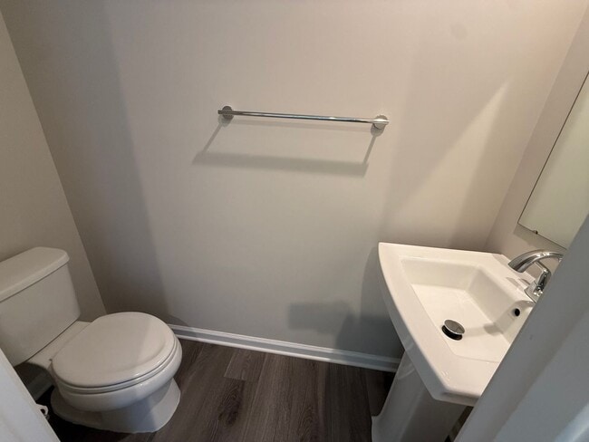 Building Photo - 4 Bedrooms, 2.5 Bathrooms - Home in Armuchee!