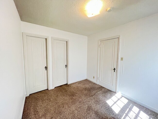 Building Photo - 7-11 S Cleveland St