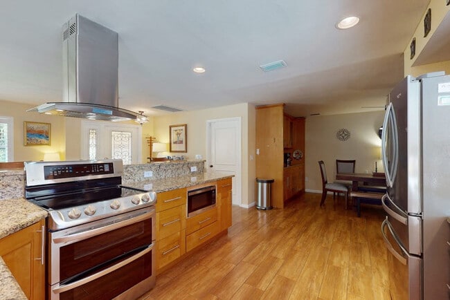 Building Photo - 2822 Tuckerstown Dr