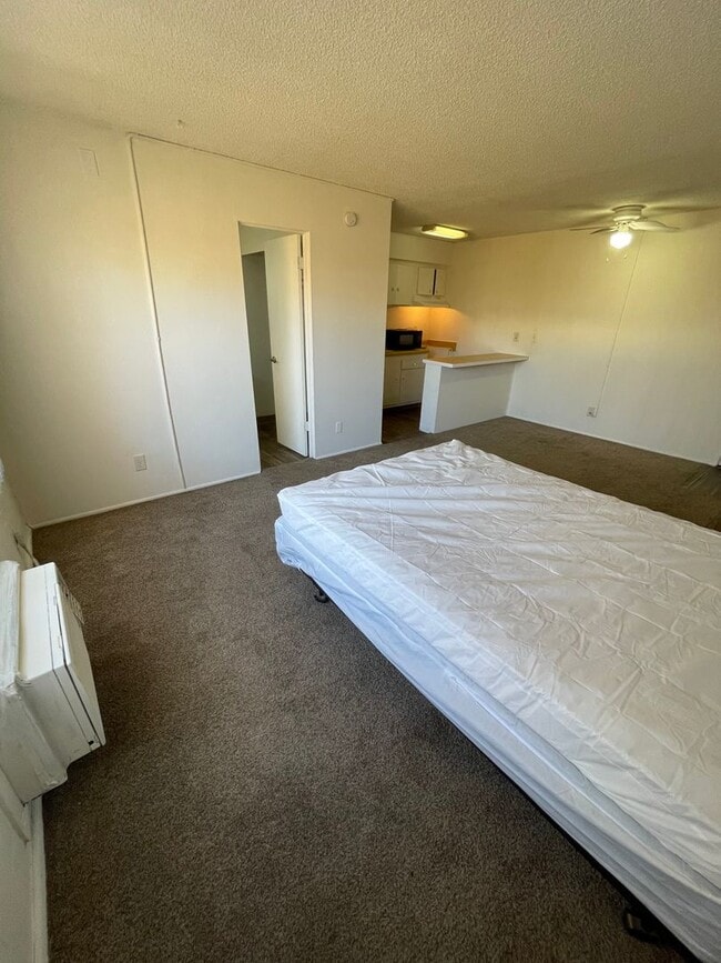 Building Photo - Studio Apartment on Las Vegas Strip - Close to all of the Excitement & More!!