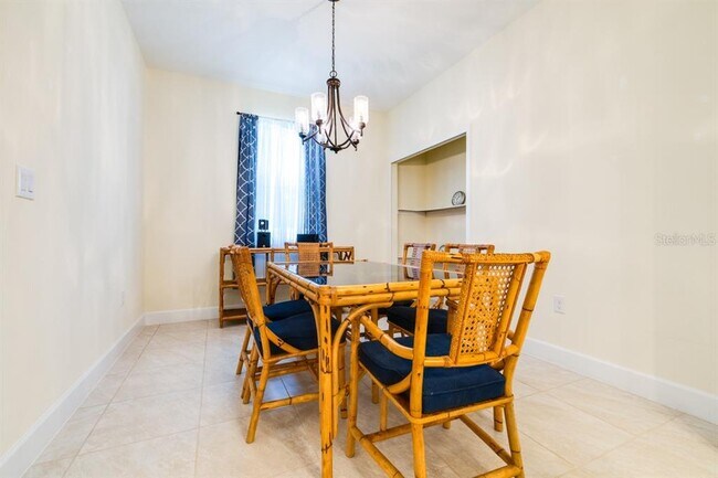 Building Photo - 520 Nogales Ct