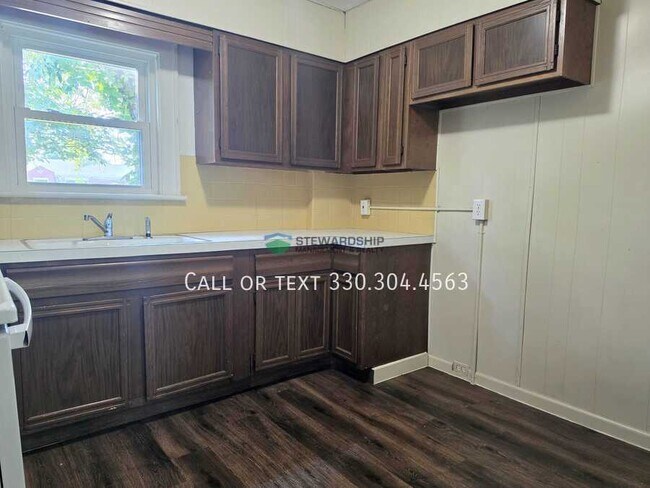 Building Photo - 1152 Wilbur Ave
