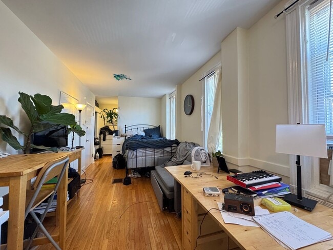 Building Photo - 59 Trumbull St