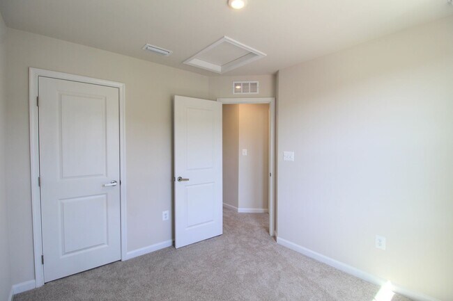 Building Photo - New construction tonwhome!