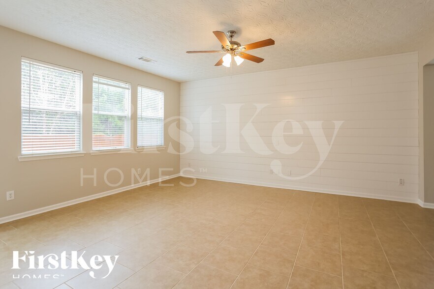 Building Photo - 96 Parkmont Ln