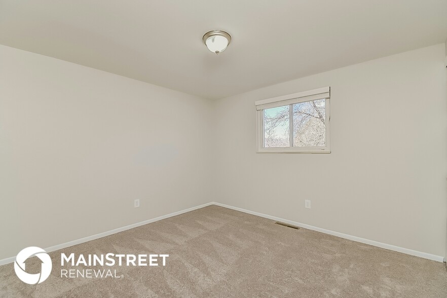 Building Photo - 3738 Quiet Cir W