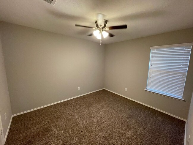 Building Photo - 1521 Carrigan Ln