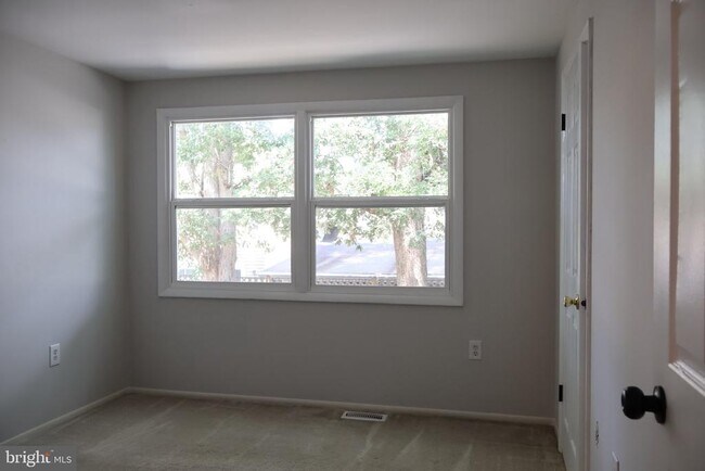 Building Photo - 5218 Caroline Cir