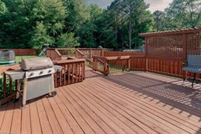 Building Photo - Gorgeous 4 bed, 3 bath in Great Bridge!