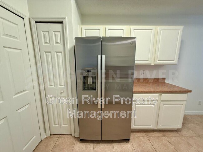 Building Photo - 204 Augusta Cir