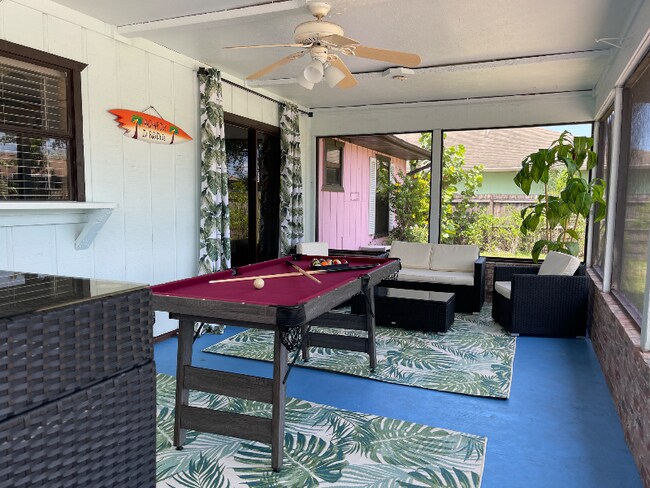 Building Photo - 406 SE Justine Terrace