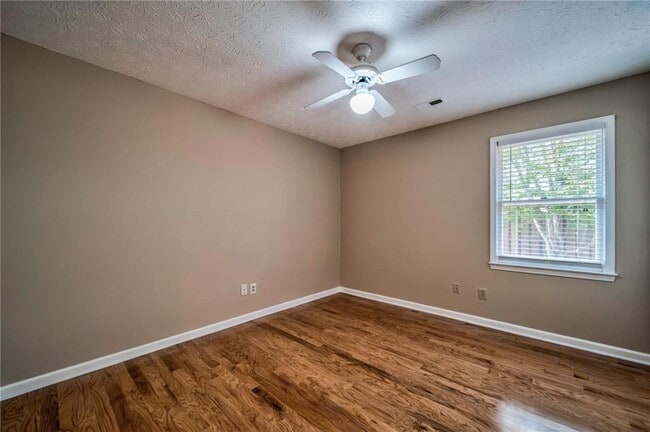 Building Photo - 215 Arbor Wy