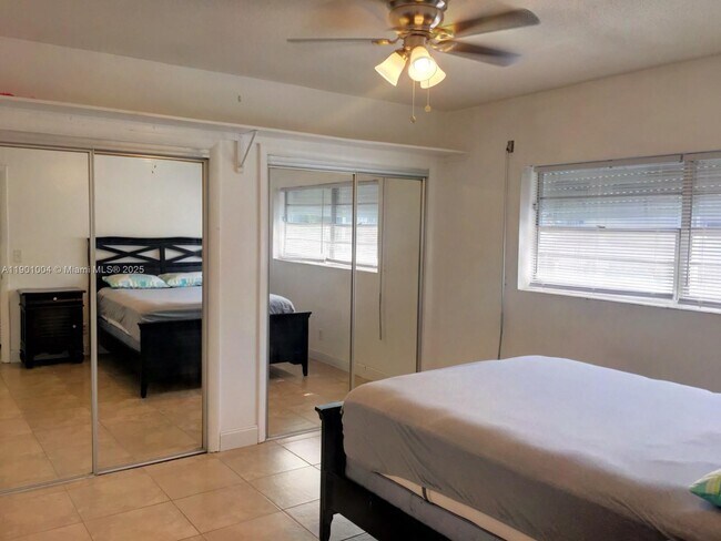 Building Photo - 3515 Van Buren St