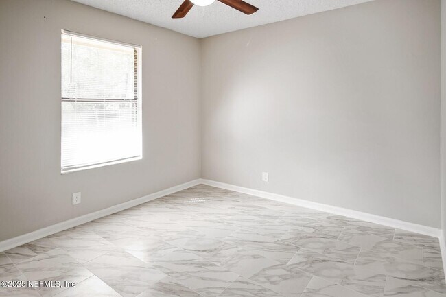 Building Photo - 7650 Cranberry Ln S