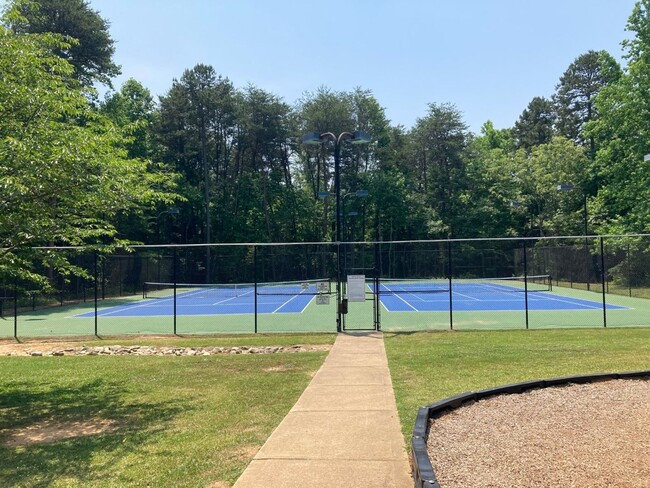 Building Photo - Simpsonville