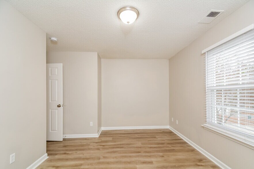 Building Photo - 3323 Baseline Rd