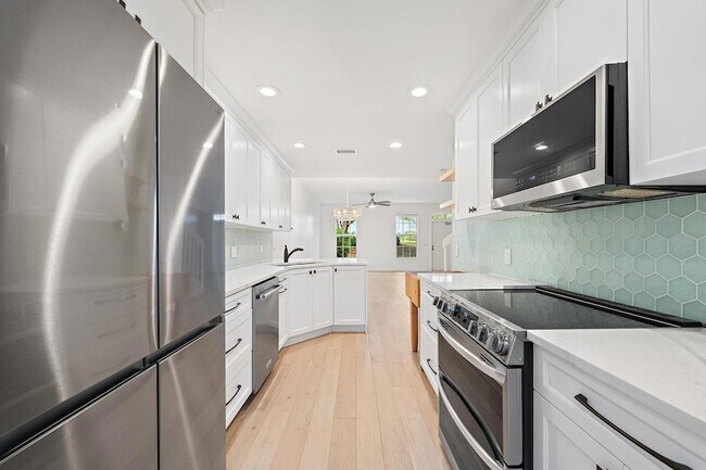 Building Photo - 136 Ashley Ct