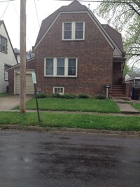 Building Photo - 207 Almiron St