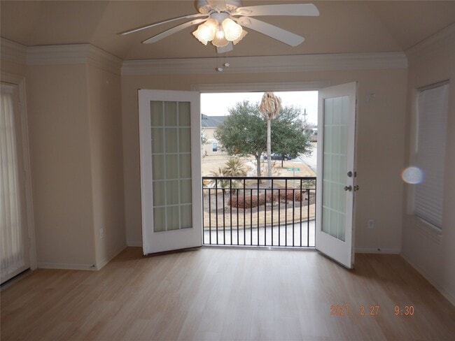 Building Photo - 1903 Spring Cedar Ln