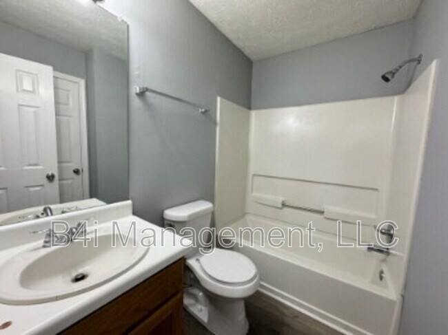 Building Photo - 2039 Marbut Trce