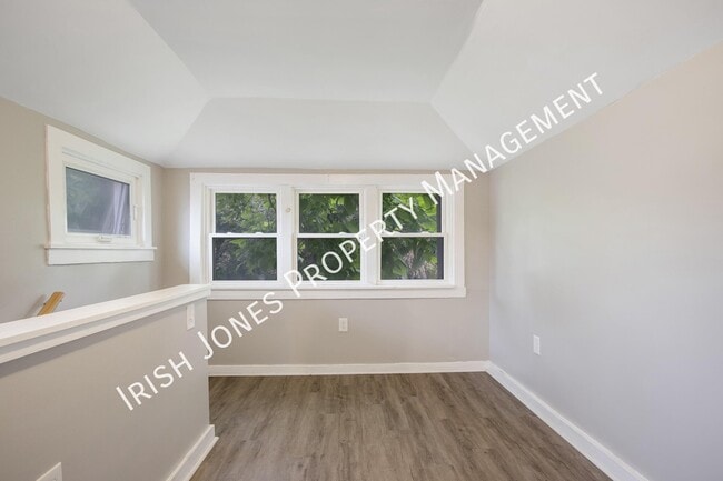 Building Photo - 109 17th St
