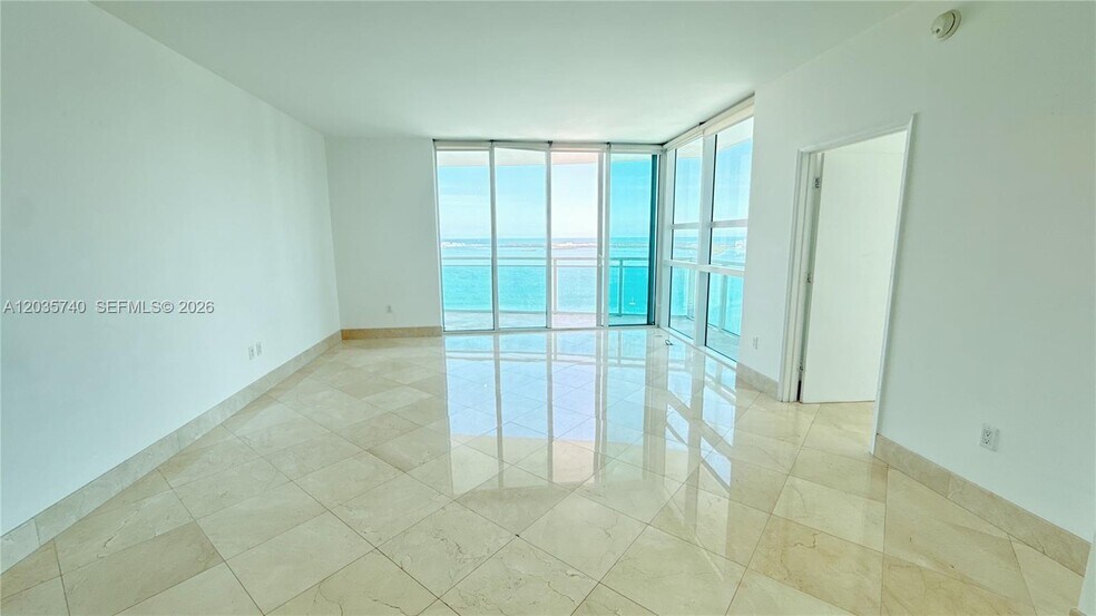 Building Photo - 950 Brickell Bay Dr