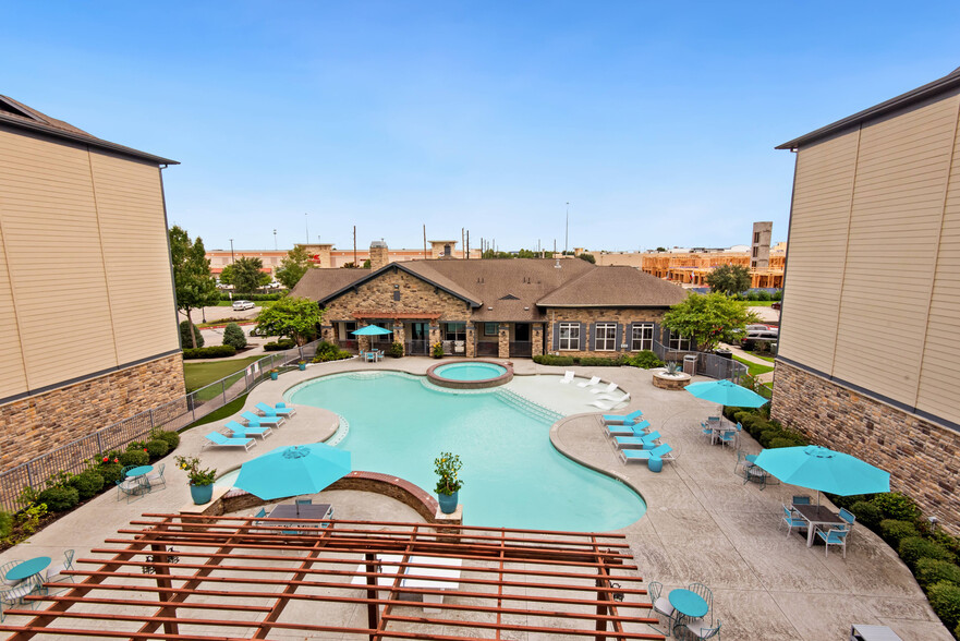 Resort-Style Swimming Pool at Katy Ranch Apartments in Katy, TX - Katy Ranch Apartments