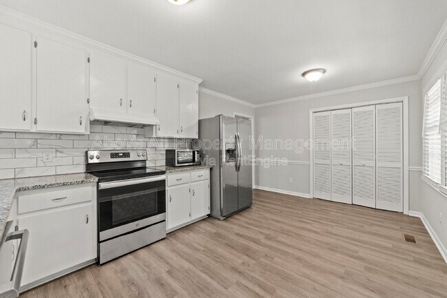 Building Photo - 3921 Bamburgh Ln