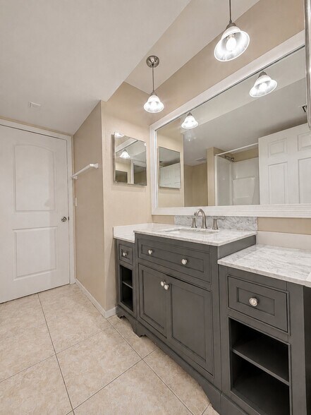 Building Photo - 1713 Azalea Ct