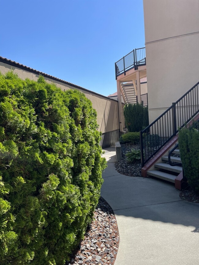 Building Photo - 18 Lake Chelan Shores Dr