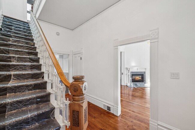 Building Photo - 282 Eureka St