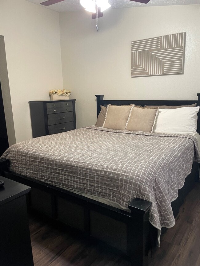 Building Photo - 10555 Turtlewood Ct