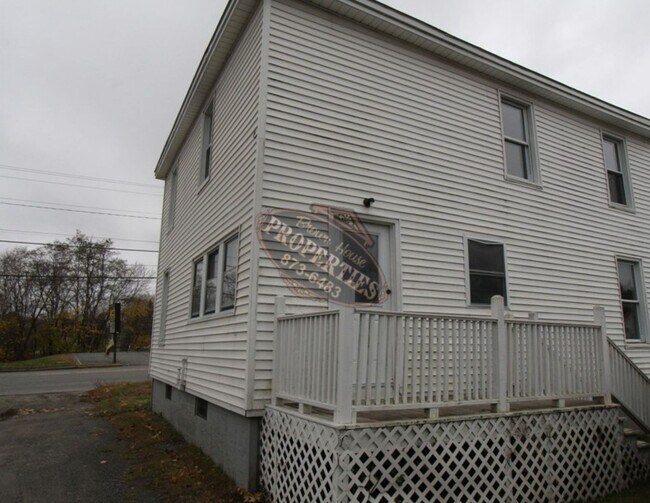Building Photo - 111 Kennedy Memorial Dr
