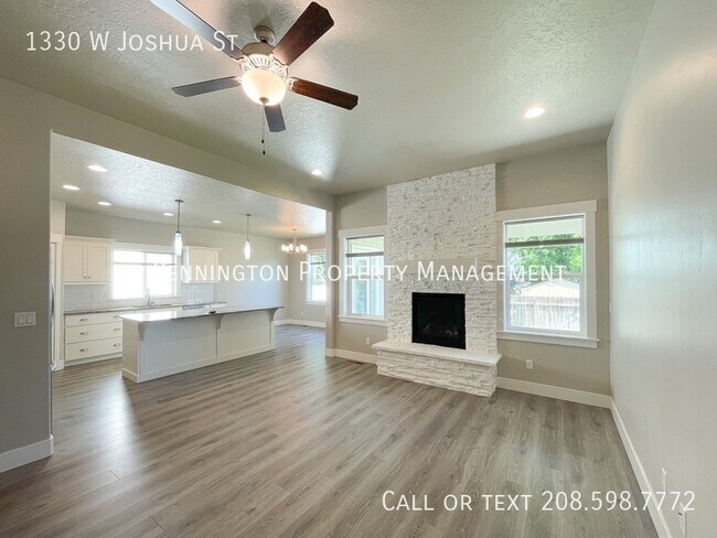 Building Photo - 1330 W Joshua St