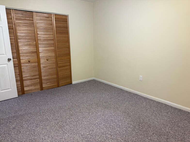 Number 3 bedroom with spacious closet - 13169 SW 91st Ct